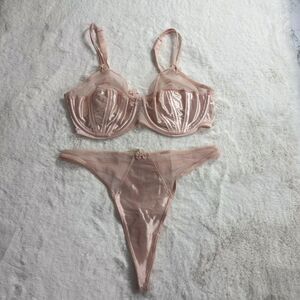 Vtg Victoria's Secret Satin Second Skin Bra Panty Set Size 38C & Large Thong‎
